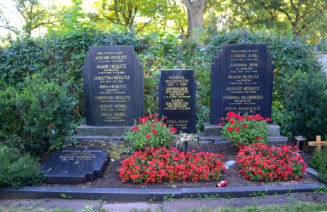 Heddernheim, Friedhof, Grab C 24-28 Heislitz-Jung-Rauberger