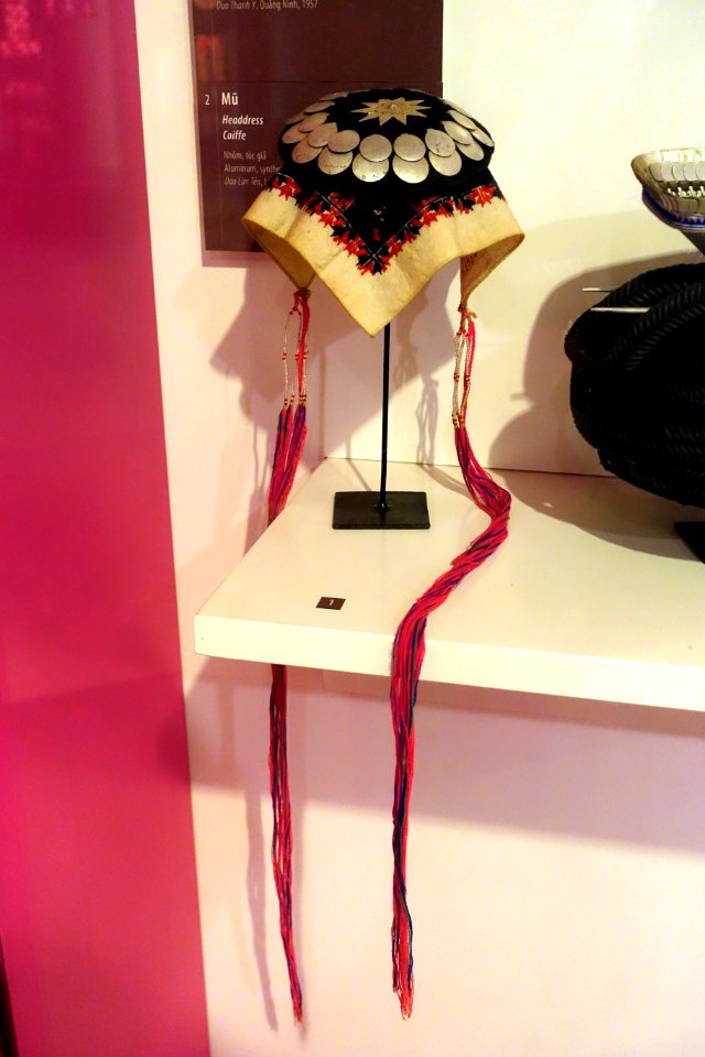 Headdress, Dao Thanh Y, Quang Ninh, 1957, view 2, cotton, embroidery, aluminum - Vietnamese Women's Museum - Hanoi, Vietnam - DSC03957