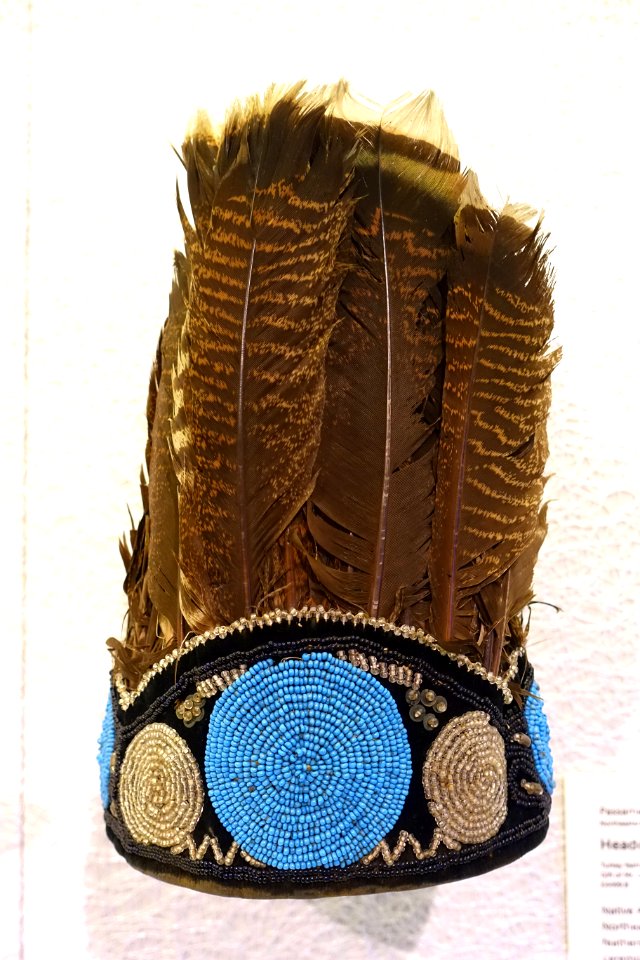 Headdress, Passamaquoddy or Penobscot, c. 1850-1900, turkey feathers, leather, glass beads - Peabody Essex Museum - Salem, MA - DSC05094