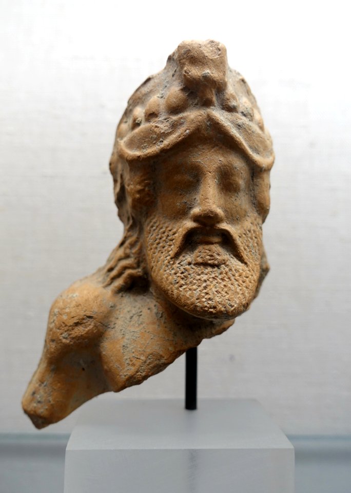 Head of a bearded man, Magna Graecia, Taranto, 2rd quarter of the 5th century BC, terracotta, H 4603 - Martin von Wagner Museum - Würzburg, Germany - DSC05732
