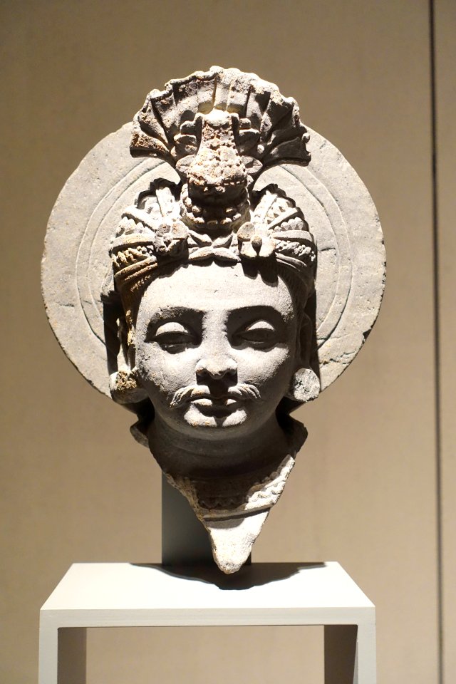 Head of a Bodhisattva, Gandhara, 2nd century AD, schist - Ethnological Museum, Berlin - DSC01663