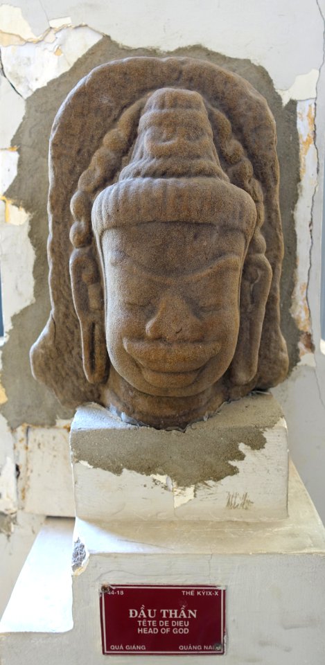 Head of a God, Qua Giang, 9th-10th century, Quang Nam - Museum of Cham Sculpture - Danang, Vietnam - DSC01995