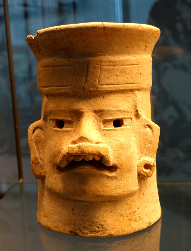 Head - Monte Alban pottery - Ethnological Museum, Berlin - DSC00881