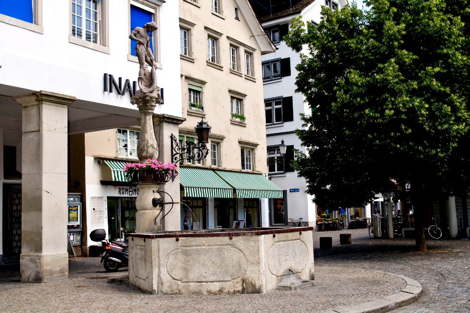 Hechtplatzbrunnen1