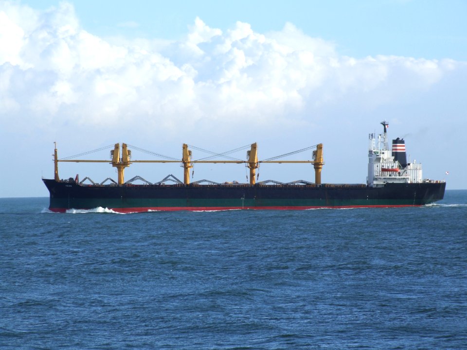 Heian - IMO 8307856 - Callsign 3FEJ7 p4 leaving Port of Rotterdam, Holland 01-Jan-2005