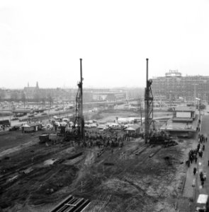 Heien van de eerste paal voor de metrobouw te Rotterdam, Bestanddeelnr 911-7731