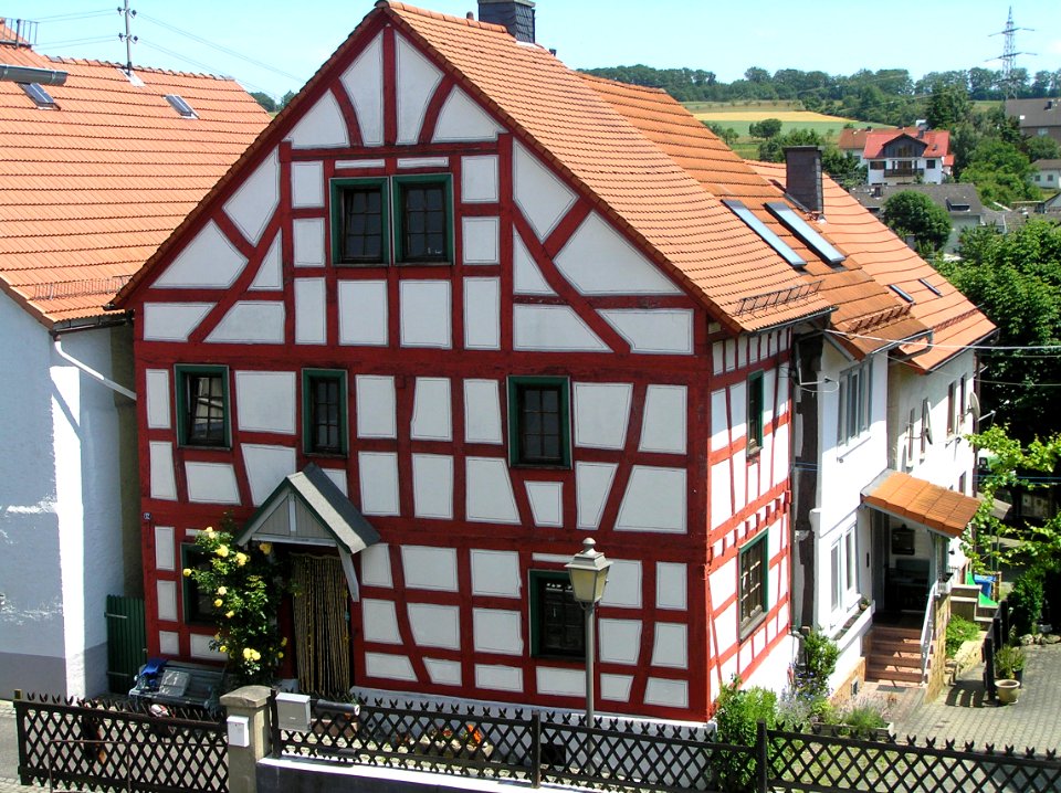 Heftrich, Eckenstraße 12, 14, 16