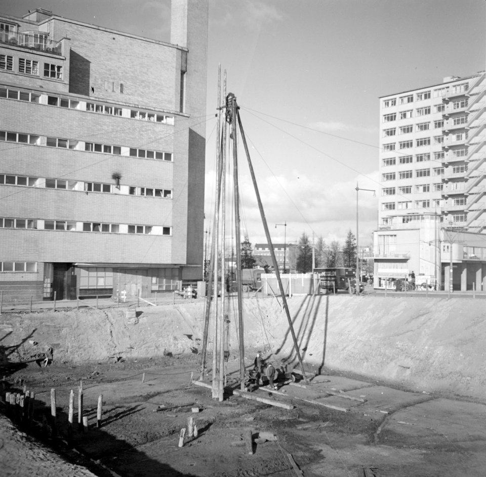 Heimachine in een bouwput, Bestanddeelnr 254-5134