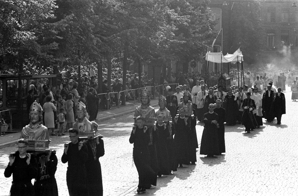 Heiligdomsvaart in Maastricht Processie, Bestanddeelnr 914-1100