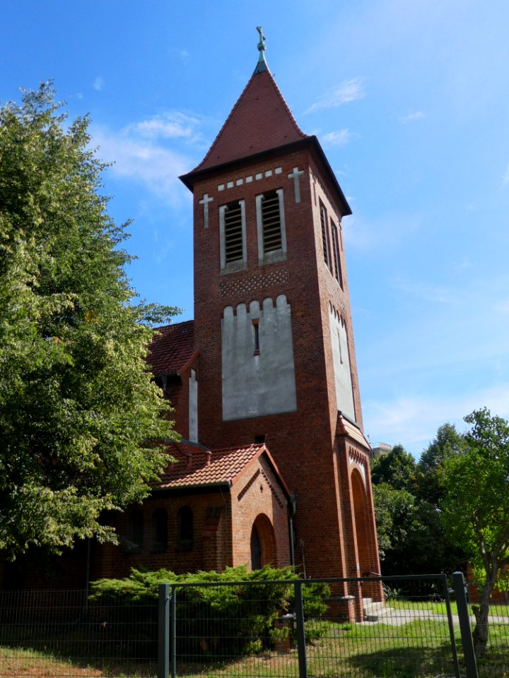 Heilige Familie, Strasburg (Uckermark) Turm seitlich