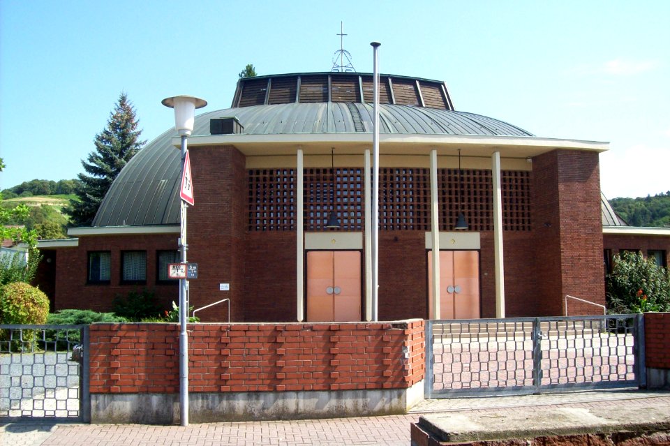 Heilig Kreuz Kirche Bensheim-Auerbach 04