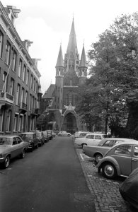 Heilig Hart kerk Amsterdam beklad naar aanleiding van de huldiging van G. K. van, Bestanddeelnr 922-9091