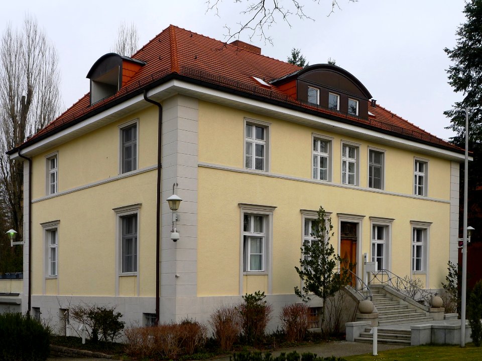 Heerstraße 82 (Berlin-Westend)
