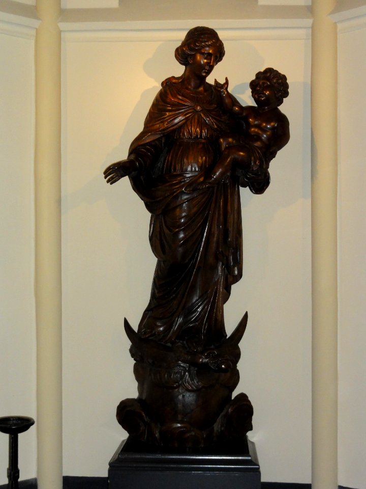 Heeswijk abdij Berne, Rijksmonument 520574 abdijkerk, beeld Madonna met Kind