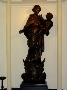 Heeswijk abdij Berne, Rijksmonument 520574 abdijkerk, beeld Madonna met Kind
