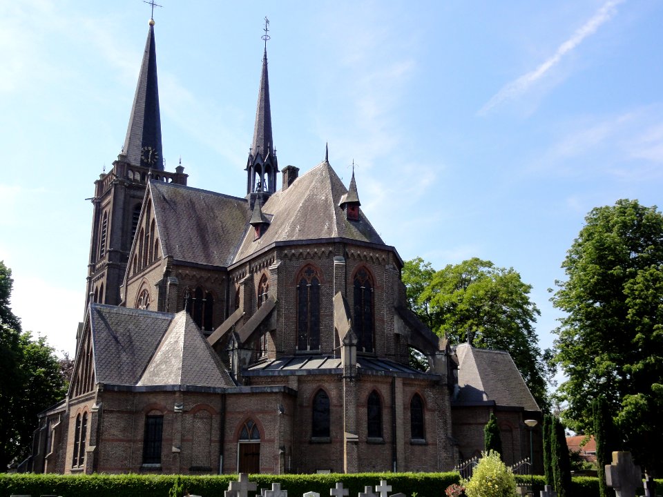 Heeswijk (Bernheze) Willibrorduskerk achterkant