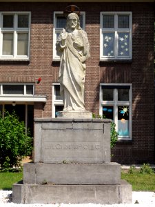 Heeswijk (Bernheze) H.Hartbeeld bij pastorie Willibrorduskerk