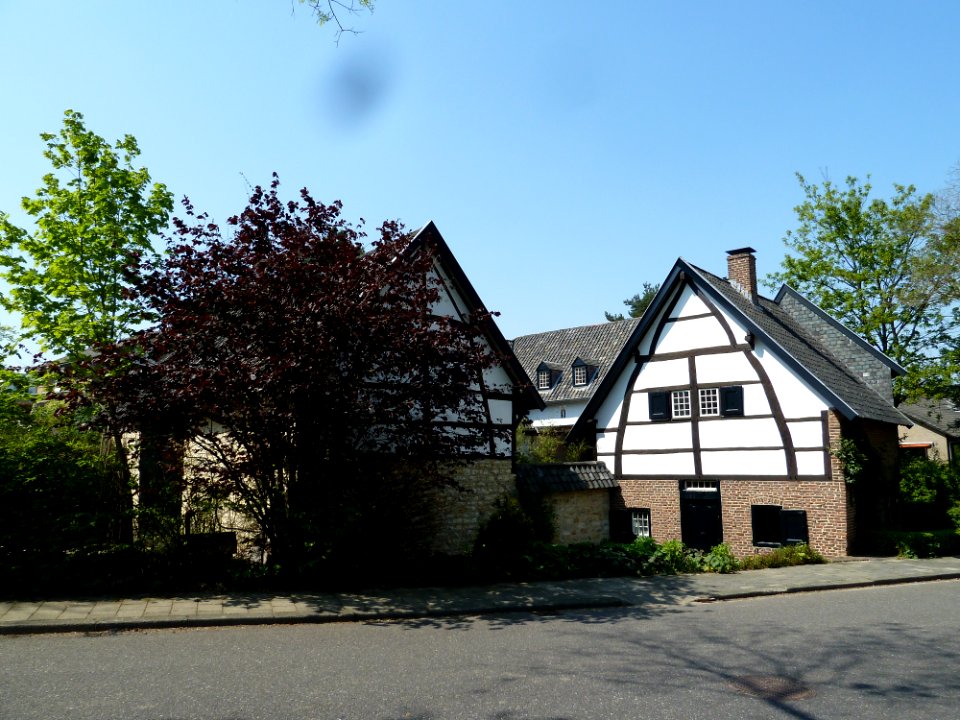 Heerlen-Johannes XXIII Singel 46 (1)