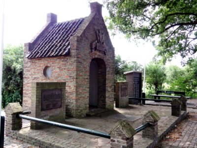 Heeswijk (Bernheze) oorlogsmonument bij centrum, overzicht