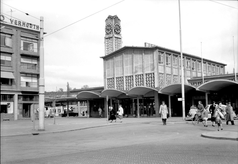 HUA-150111-Gezicht op het NS station Arnhem te Arnhem