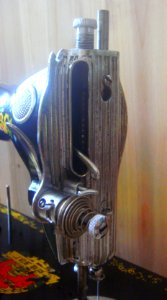 Hua Nan sewing machine - 11