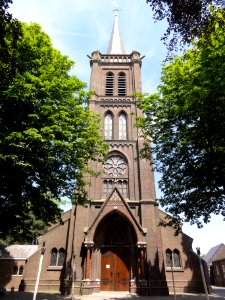 Heeswijk (Bernheze) Willibrorduskerk façade met toren