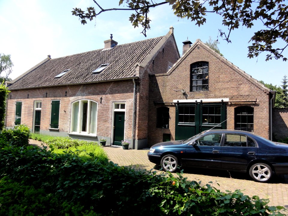 Heeswijk (Bernheze) Rijksmonument 520578 huis met smederij