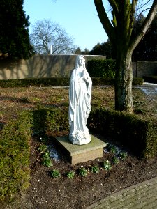 Heerlen-Huize de Berg-Mariabeeld bij begraafplaats (1)