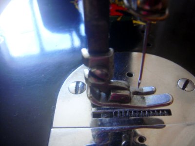 Hua Nan sewing machine - 14
