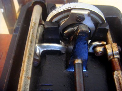 Hua Nan sewing machine - 09