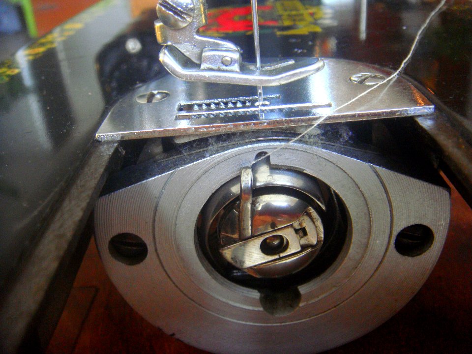 Hua Nan sewing machine - 19