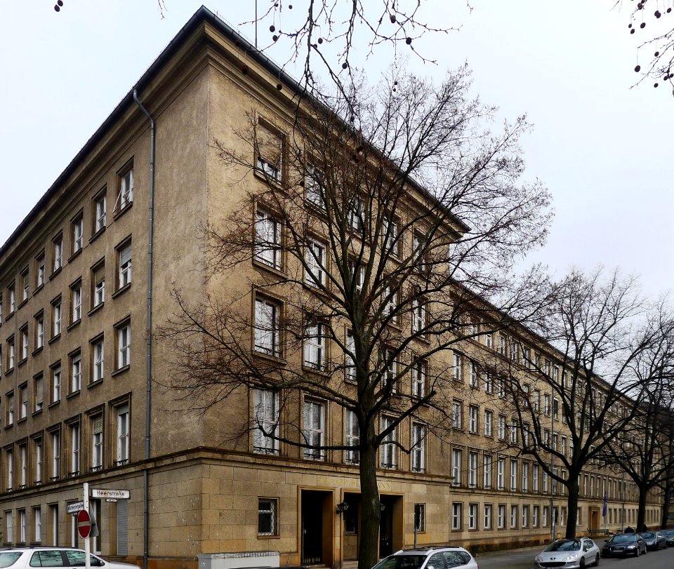 Heerstraße 12-16 (Berlin-Westend)