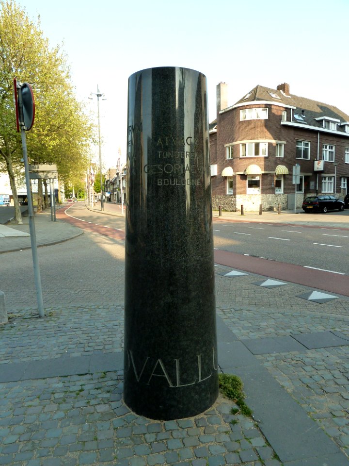 Heerlen-Grenspaal Raadhuisplein