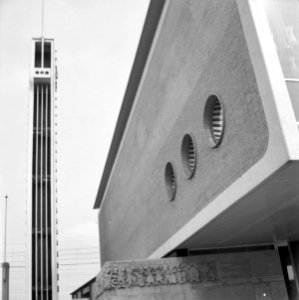 HUA-150273-Afbeelding van toren en een zijgevel van het N.S.-station Eindhoven te Eindhoven