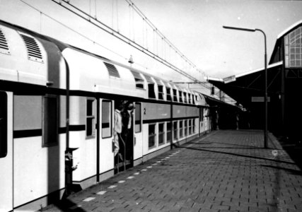 HUA-151737-Afbeelding van een dubbeldekker van de S.N.C.F. op het N.S.-station Amersfoort te Amersfoort