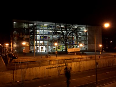 HSZ TU-Dresden nachts
