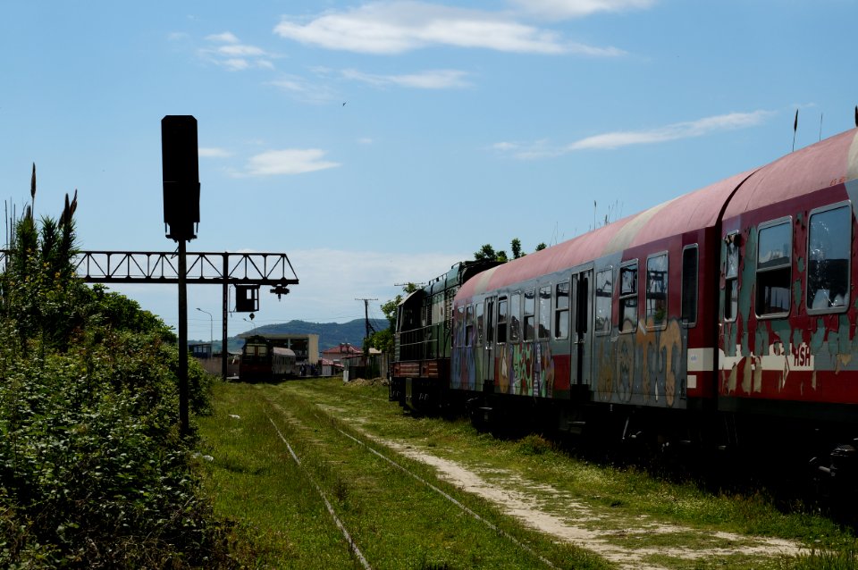 HSH trains crossing in Peqin 2 (OSCAL19 trip)