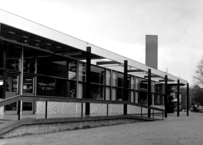 HUA-150249-Gezicht op de voorgevel van het N.S.-station Driebergen-Zeist te Driebergen-Rijsenburg