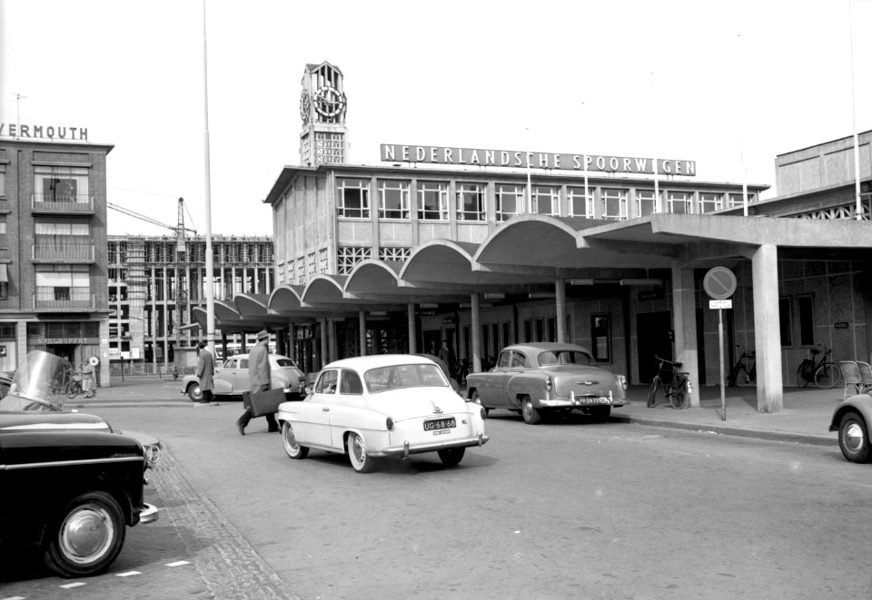 HUA-150110-Gezicht op het N.S.-station Arnhem te Arnhem