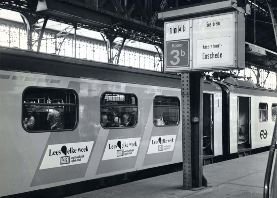 HUA-151834-Afbeelding van een electrisch treinstel Plan Y Sprinter van de NS te Den Haag CS