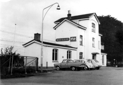 HUA-150182-Gezicht op het N.S.-station te Beek-Elsloo