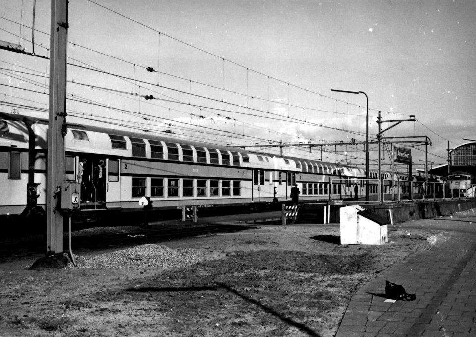HUA-151740-Afbeelding van een dubbeldekker van de S.N.C.F. op het N.S.-station Amersfoort te Amersfoort