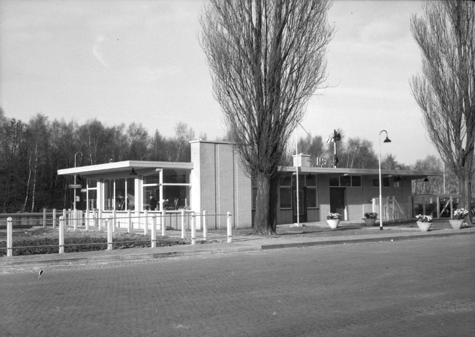 HUA-150467-Gezicht op het N.S.-station Kerkrade Centrum te Kerkrade