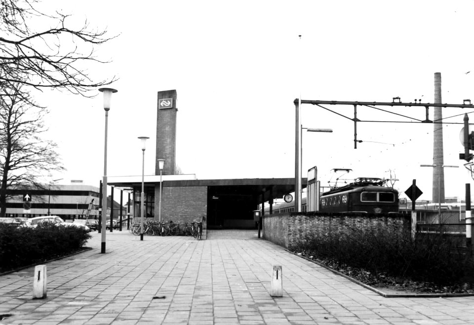 HUA-150252-Gezicht op het N.S.-station Driebergen-Zeist te Driebergen-Rijsenburg