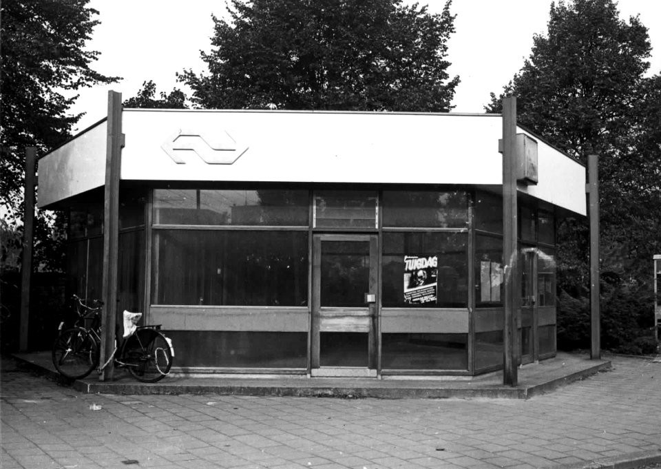 HUA-150264-Gezicht op het N.S.-station Eindhoven Beukenlaan te Eindhoven