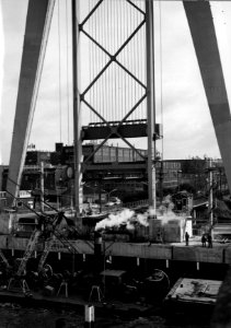 HUA-154985-Gezicht op de nieuwe hefbrug over de Oude Maas te Dordrecht