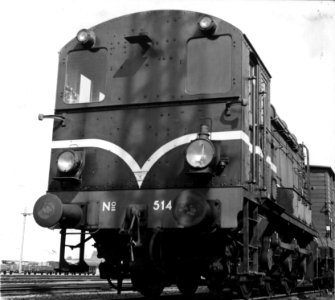 HUA-151524-Afbeelding van de diesel-electrische rangeerlocomotief nr. 514 (serie 500) van de N.S. op het emplacement te Utrecht