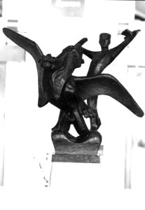 HUA-156085-Afbeelding van een bronzen beeld in de hal van het NS station Vlissingen te Vlissingen