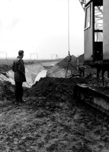 HUA-154865-Gezicht op de grondwerkzaamheden ten behoeve van de aanleg van het rangeerterrein Kijfhoek bij Barendrecht