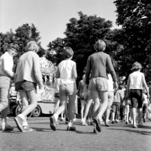 HUA-152954-Afbeelding van kinderen tijdens het Vakantie Kinderfeest te Beilen